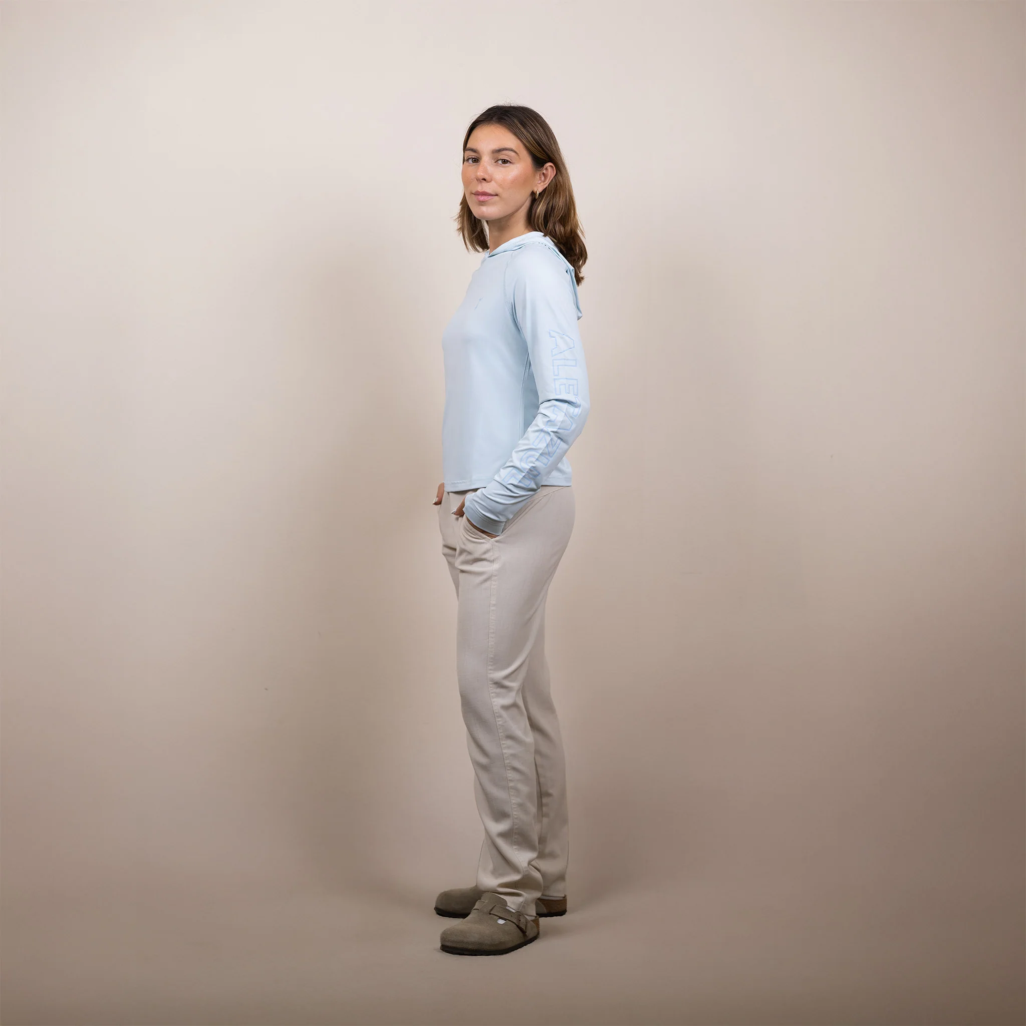 Cropped Hooded Sunshirt - Image 23